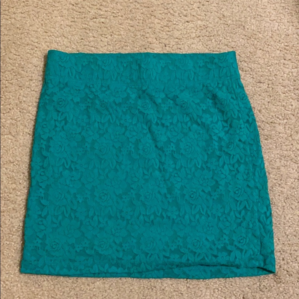Nollie lace skirt